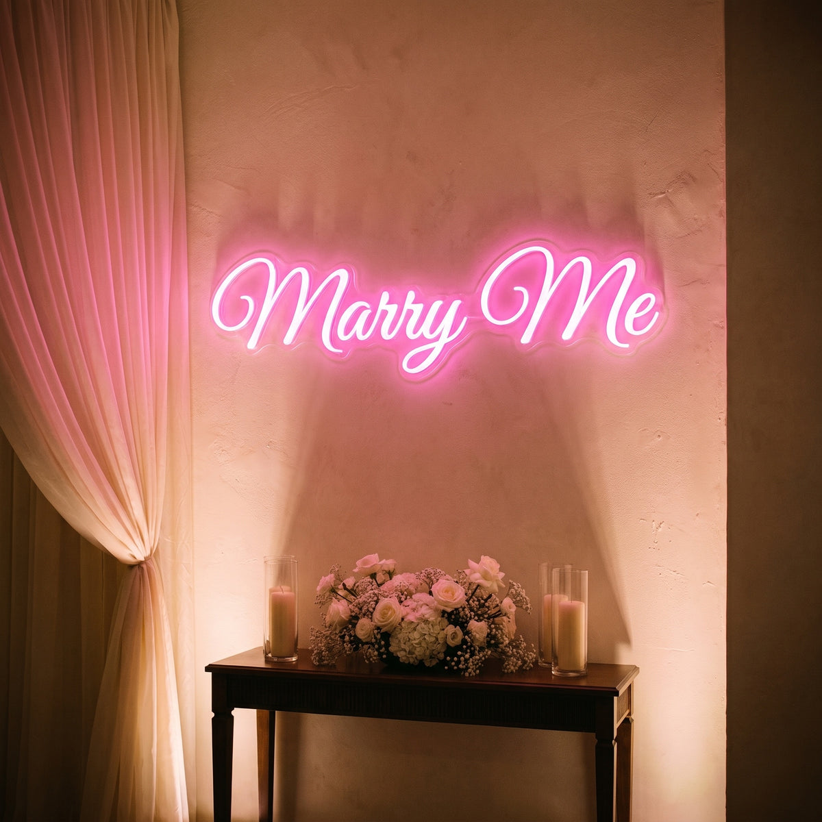 Néon LED Marry Me allumé en situation