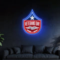 Enseigne néon LED Veterans Day sur mur sombre