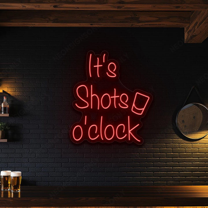 Enseigne néon LED It’s Shots O’Clock en situation